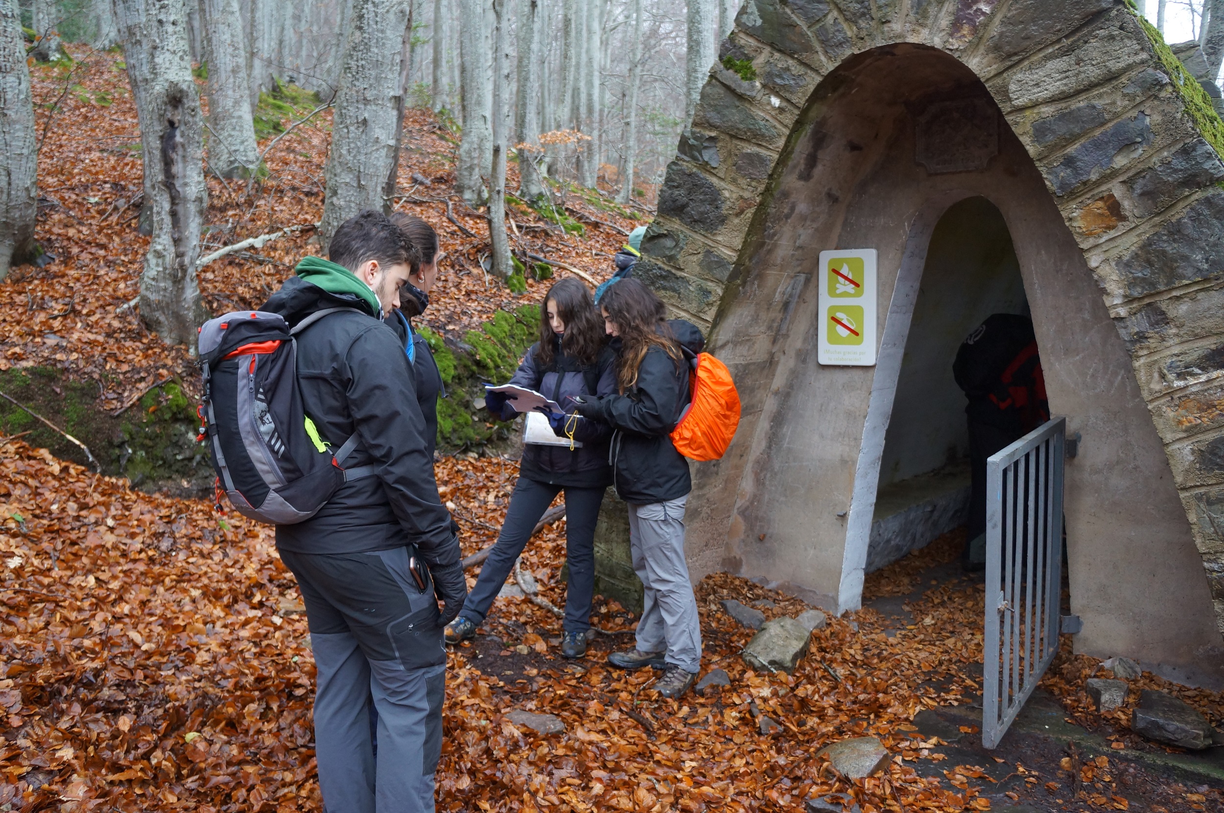 CURSO DE SEGURIDAD EN CAMPAMENTOS JUVENILES